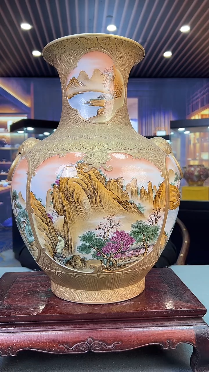 经典款景德镇陶瓷赏瓶2