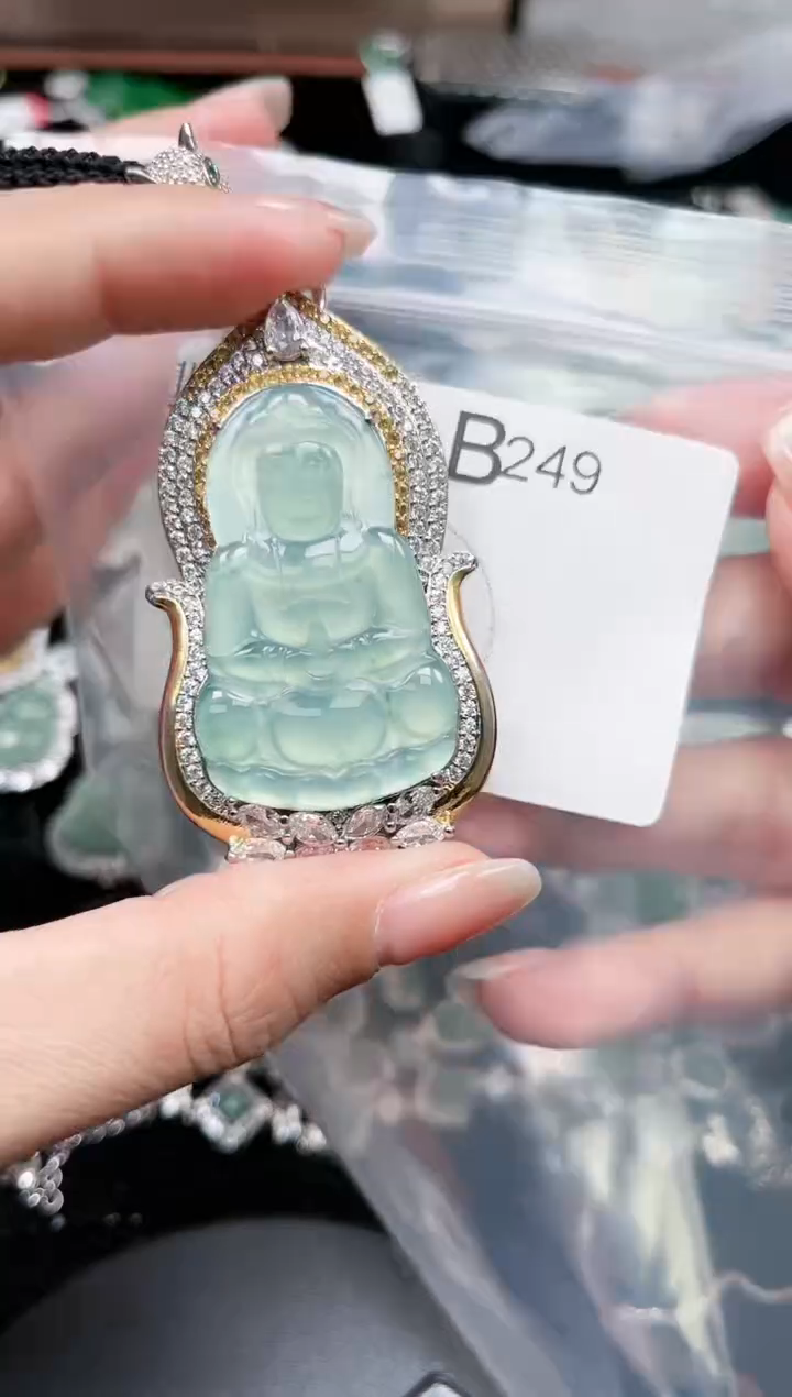 【闪购商品】翡翠颈饰未镶嵌249赠皮绳