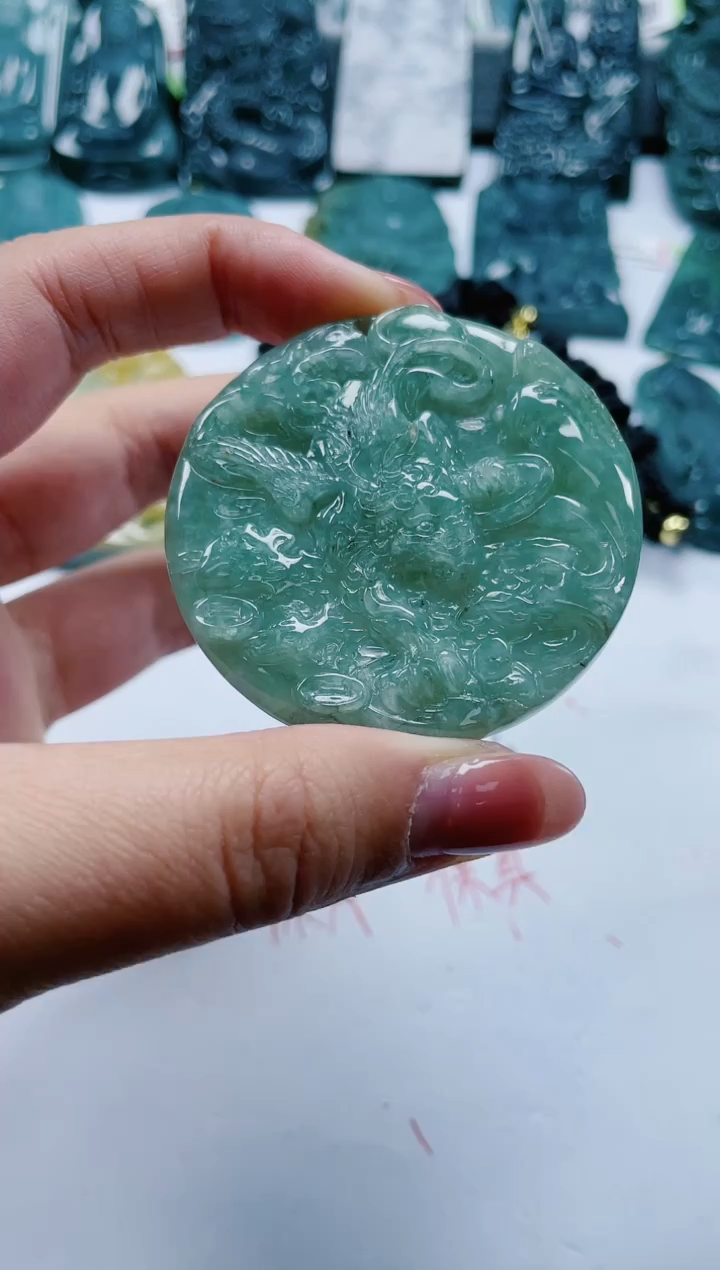 【闪购商品】翡翠颈饰未镶嵌          