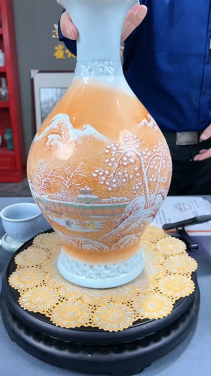 【闪购商品】官窑瓷画院605官窑瓷画院矾红雪景赏瓶