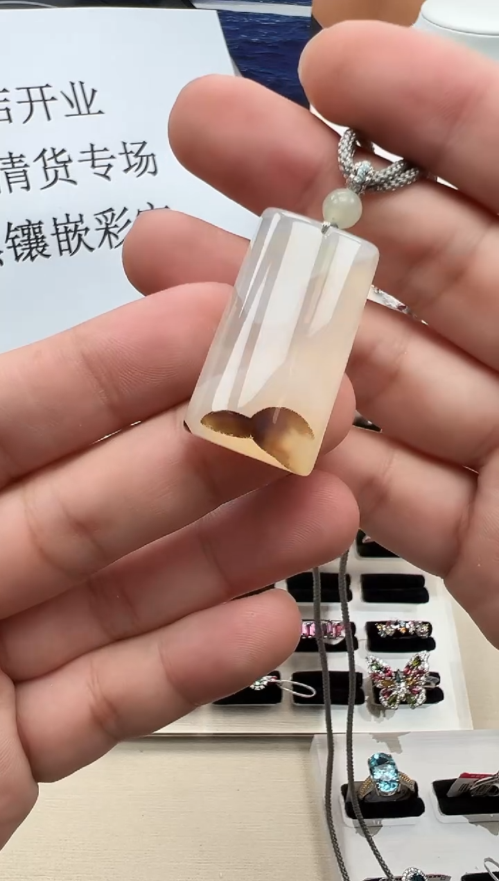 未镶嵌颈饰玛瑙/玉髓9