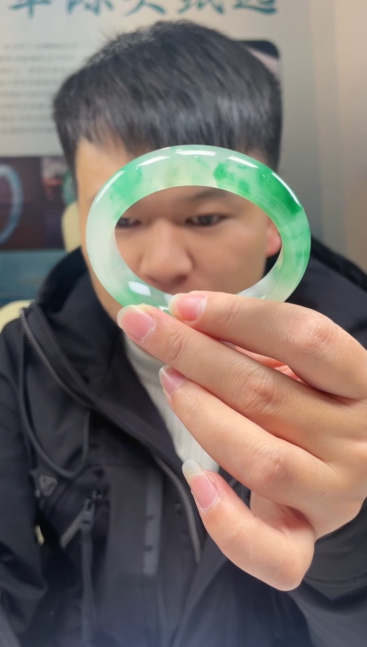 【闪购商品】石英质玉手镯未镶嵌非洲翠手镯多样性发货