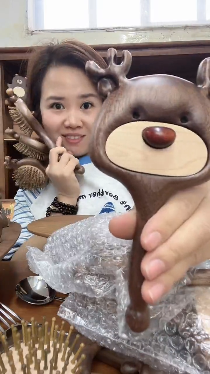 木麋鹿气垫梳（瑕疵）