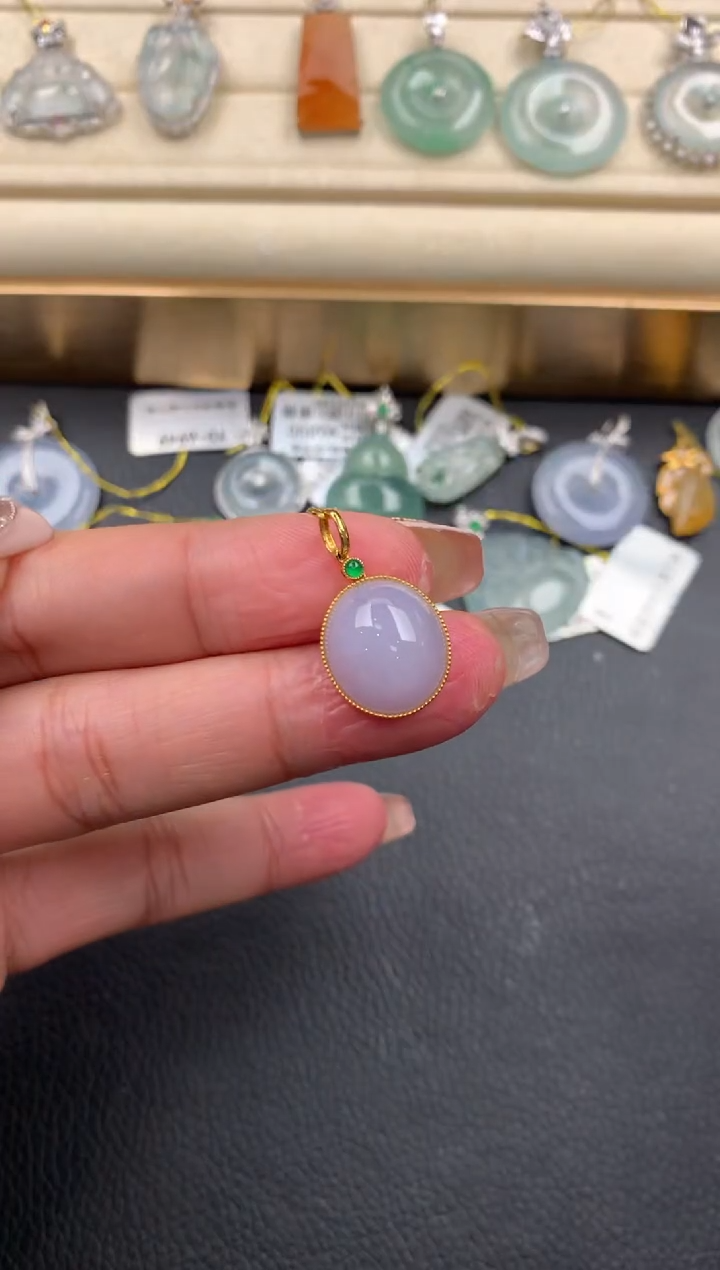 【闪购商品】翡翠颈饰18K金镶嵌D863