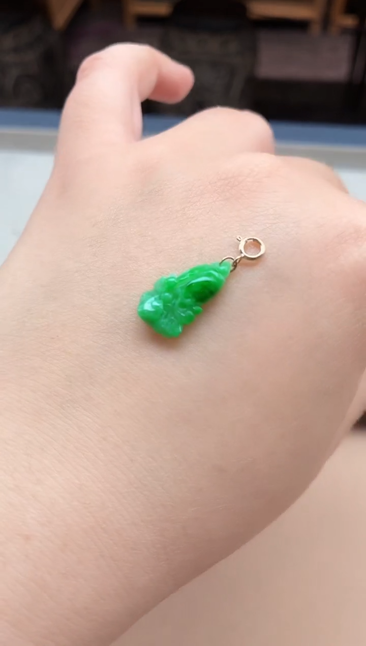 翡翠18K金镶嵌颈饰百财