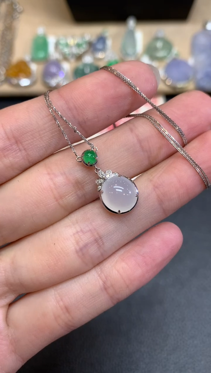 【闪购商品】翡翠颈饰18K金镶嵌蛋面【无服务费】