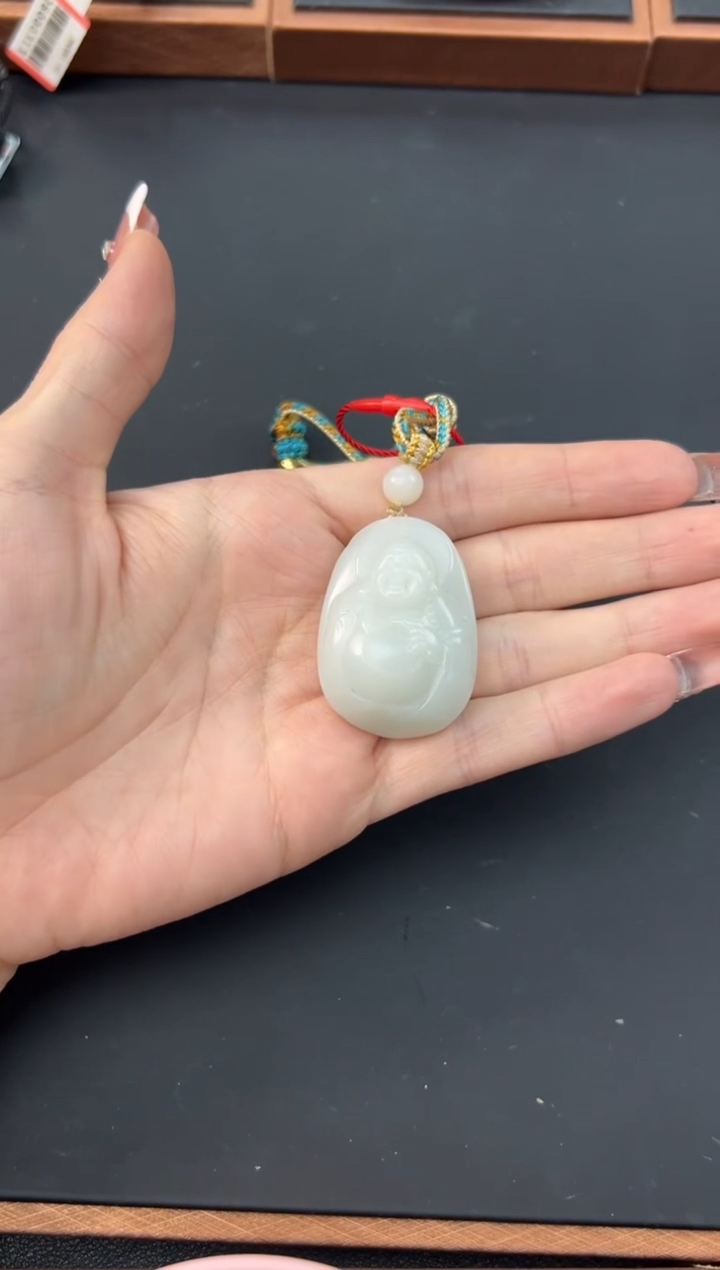 【闪购商品】和田玉吊坠(赠链)未镶嵌且末微色差米达吊坠