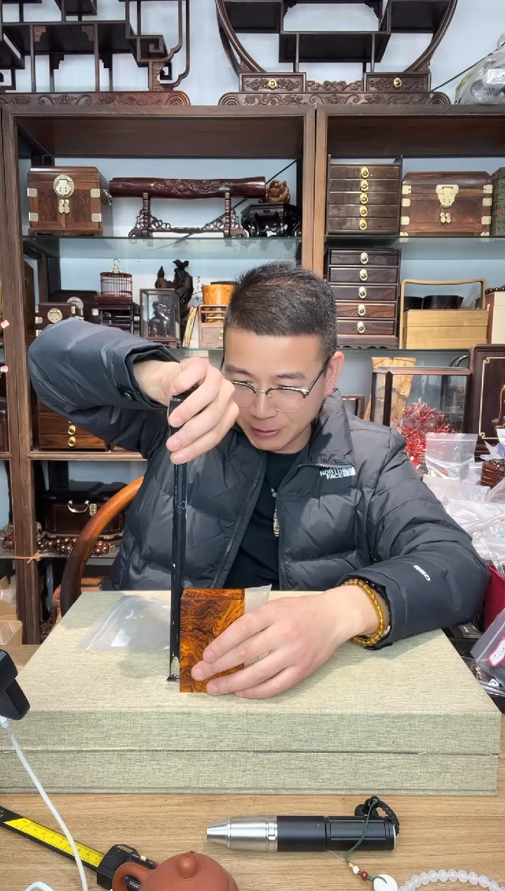 乌木类书架在****烧022微凹烟盒