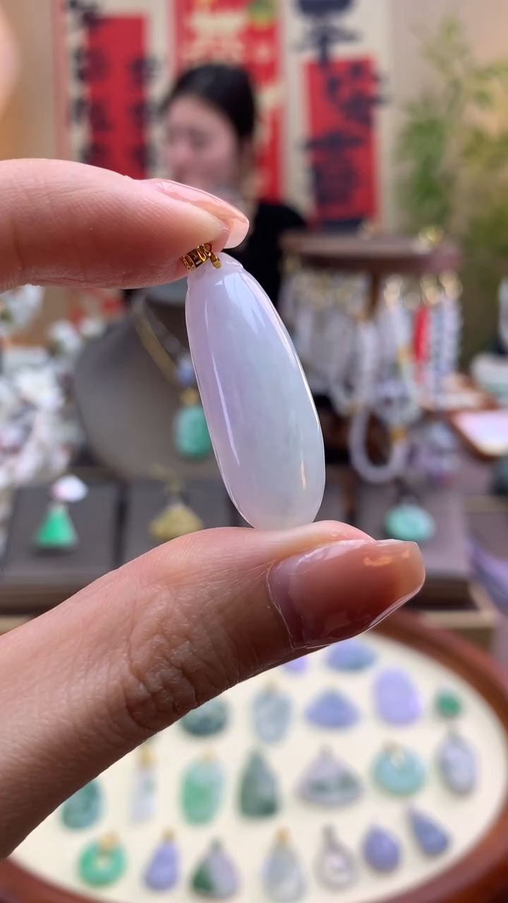 【闪购商品】翡翠颈饰18K金镶嵌福瓜