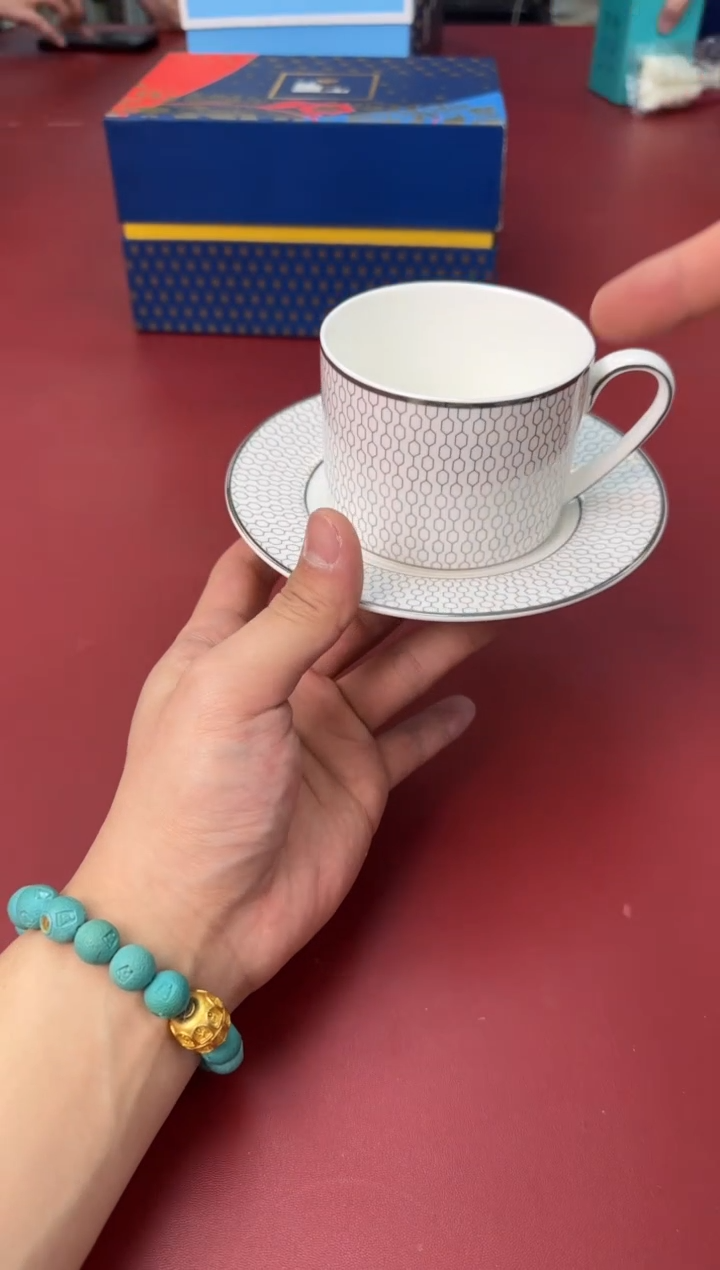 【闪购商品】瓷片新号开播全场漏@@H1894