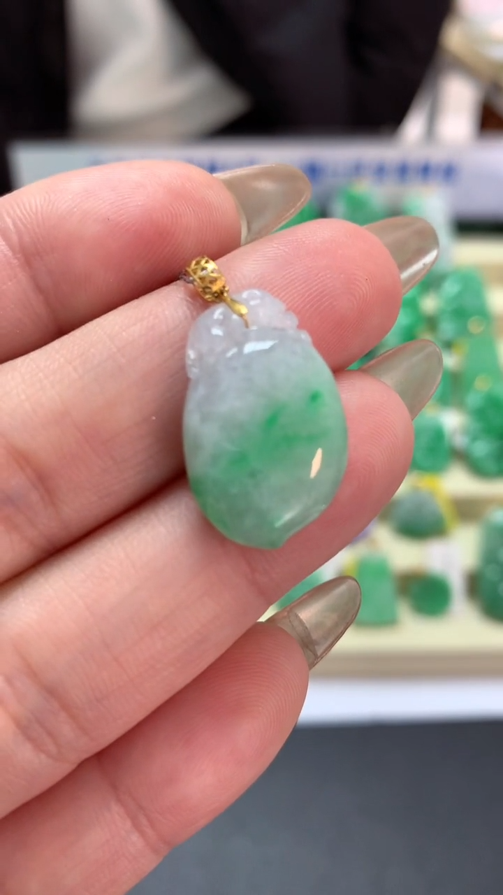 【闪购商品】翡翠吊坠(不含链)18K金镶嵌挂件