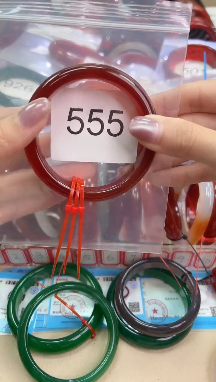 玛瑙/玉髓手镯未镶嵌58圈口*555