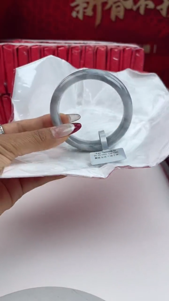 【闪购商品】翡翠手镯未镶嵌8翡翠手镯（微瑕）