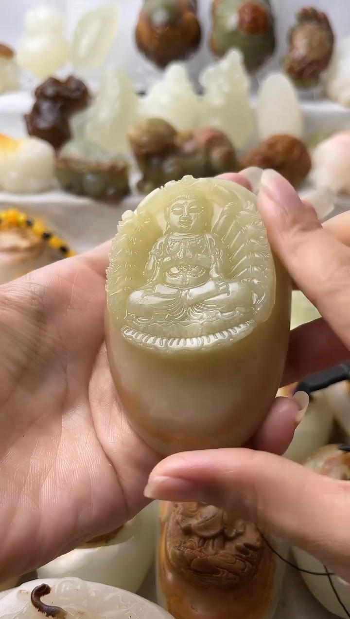 石材方解石手把摆件不退换千手观音