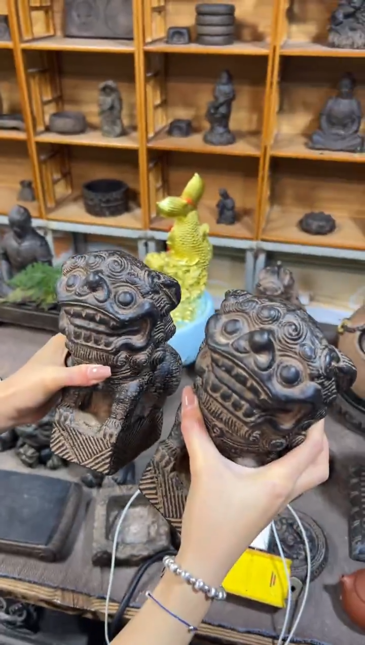 陶土【火山泥】案头狮一对