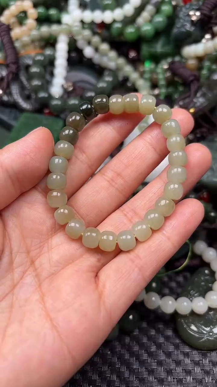 和田玉未镶嵌颈饰1