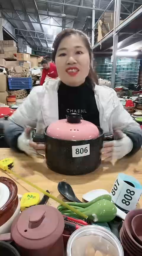 【闪购商品】806瑕疵黑锅带盖。。