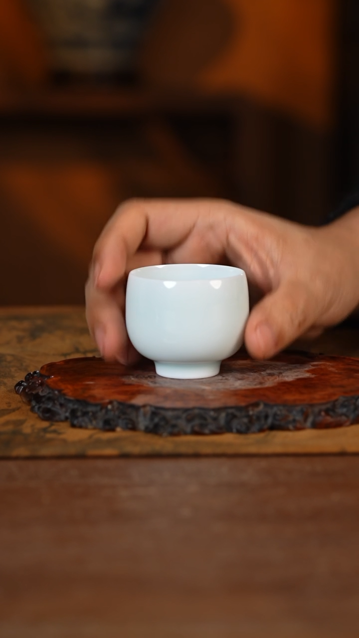 【闪购商品】杯景德镇甜白釉小圆杯
