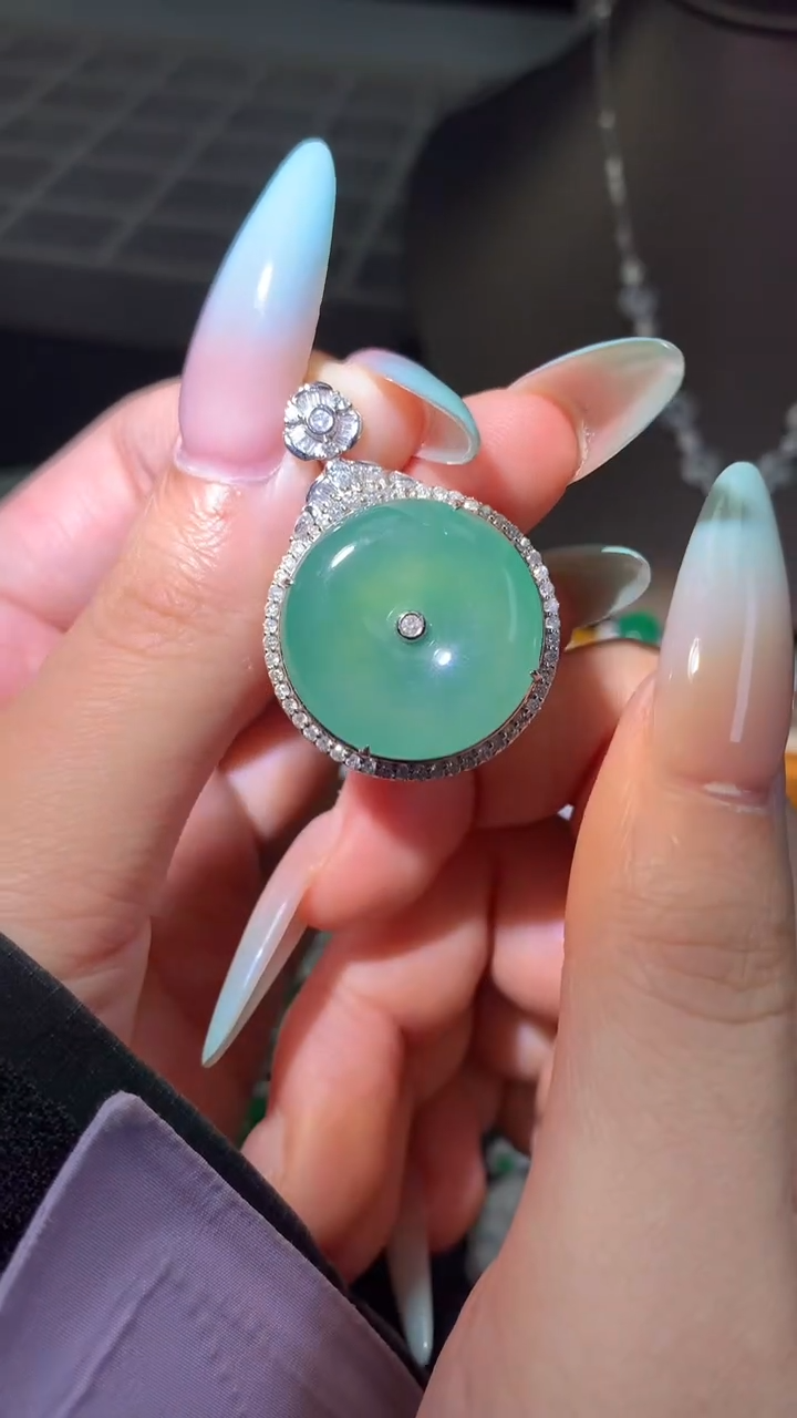 吊坠(不含链)18K金镶嵌翡翠吊坠