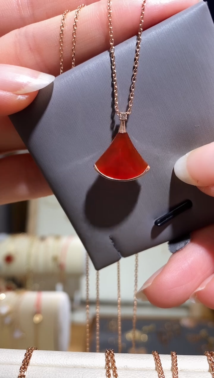 【闪购商品】玛瑙/玉髓项链18K金镶嵌项链