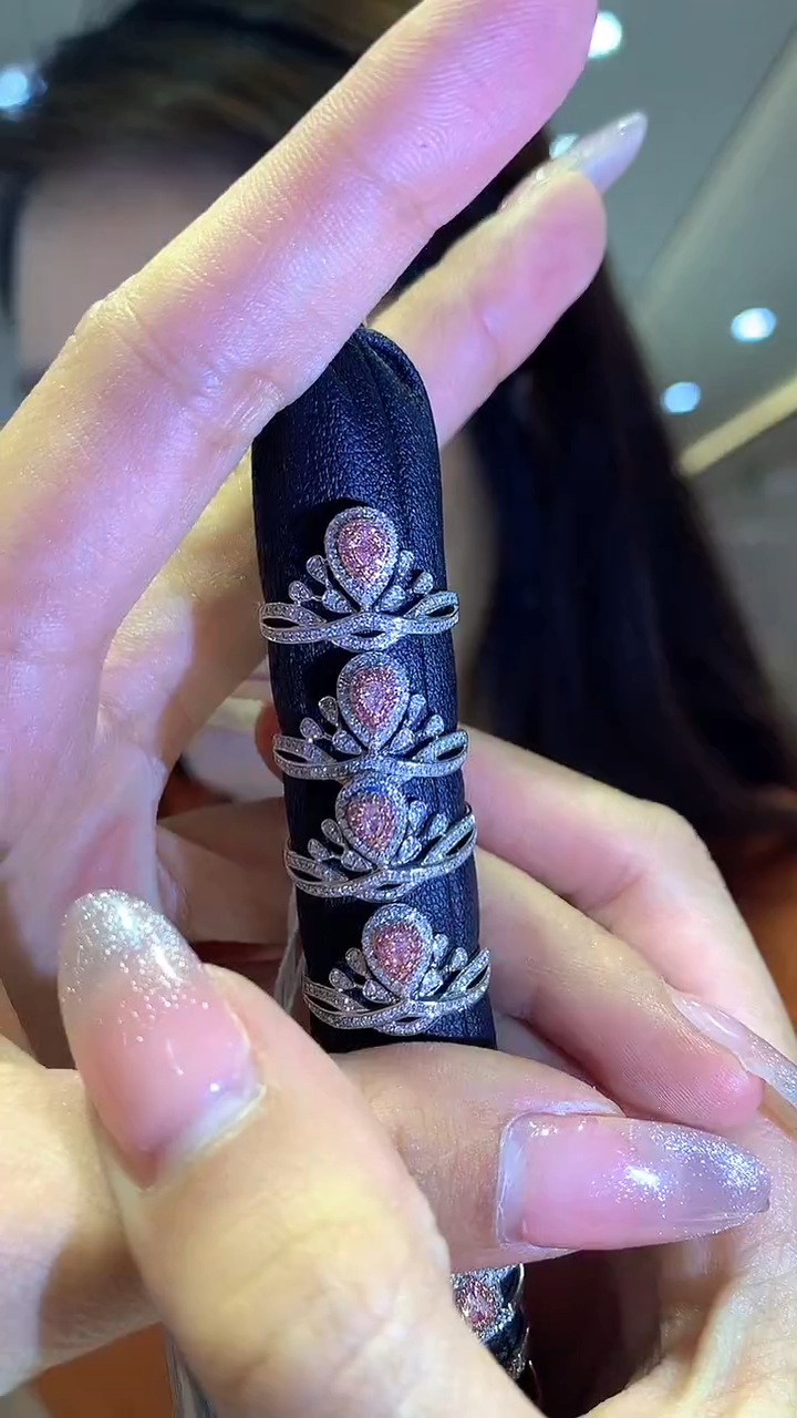 【闪购商品】钻石戒指18K金镶嵌钻石戒指多样性发一