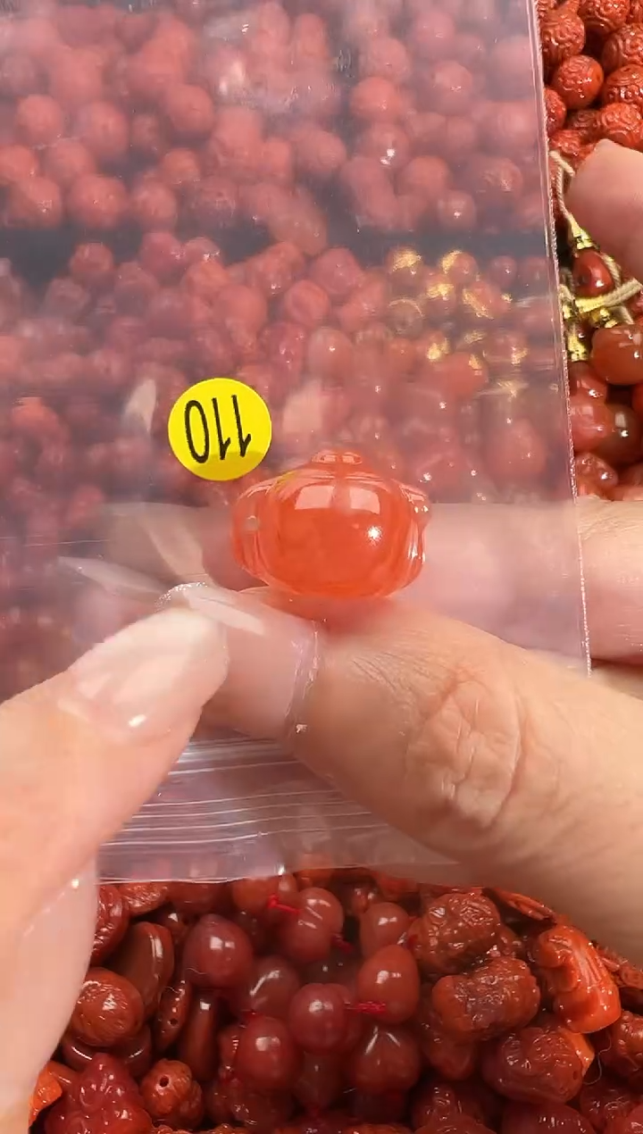 颈饰未镶嵌南红玛瑙1