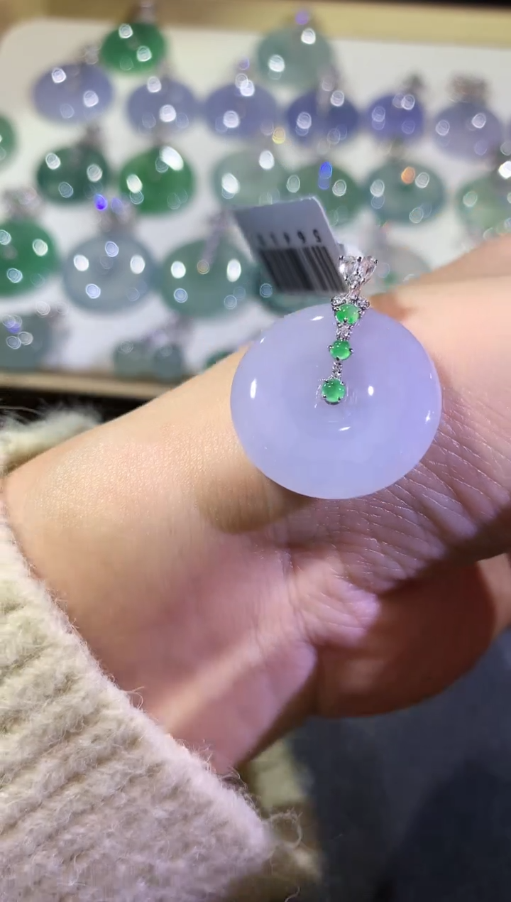 【闪购商品】翡翠吊坠(不含链)18K金镶嵌71无鉴赏多样性发货一件