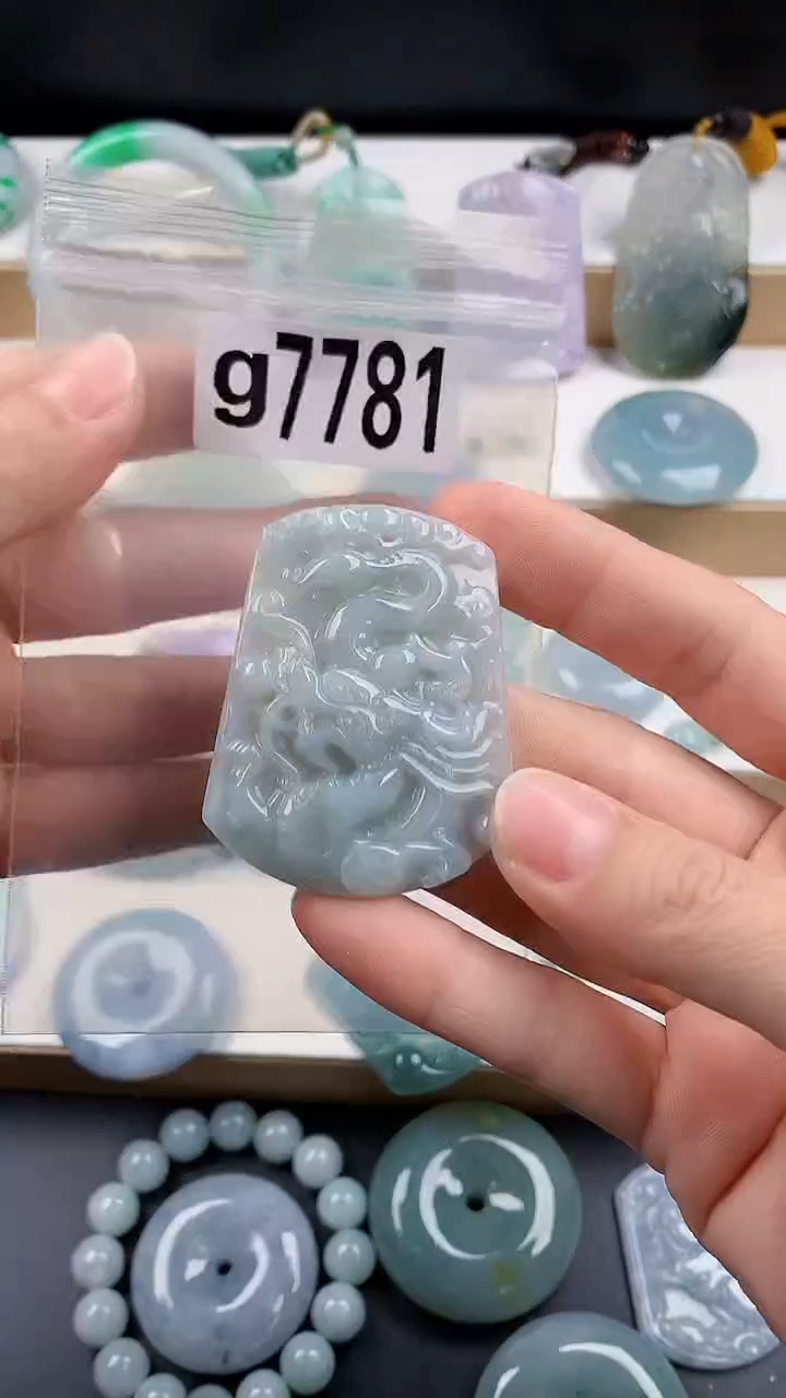 颈饰未镶嵌翡翠天然翡翠吊坠挂件