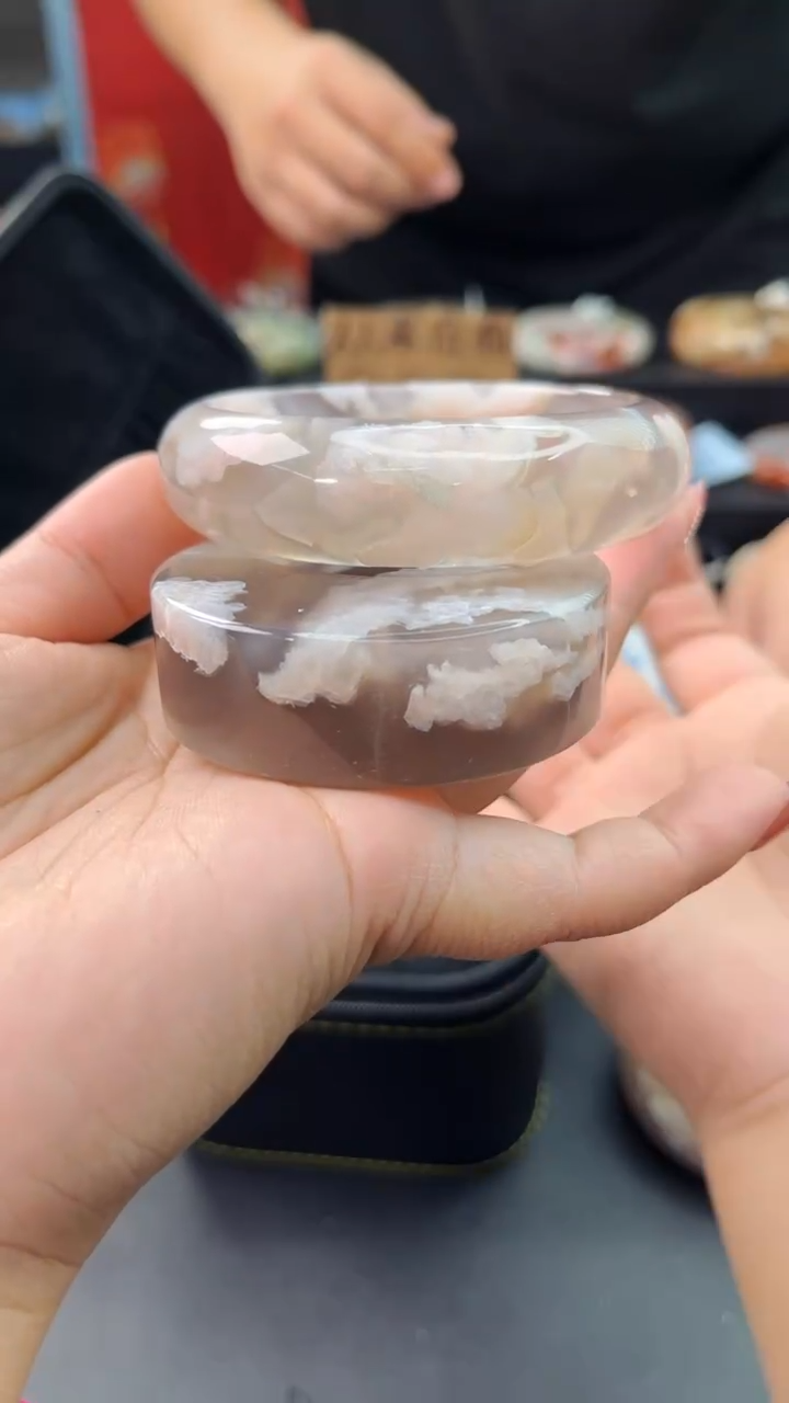 【闪购商品】石英质玉手镯未镶嵌赠送镯心（60圈口）