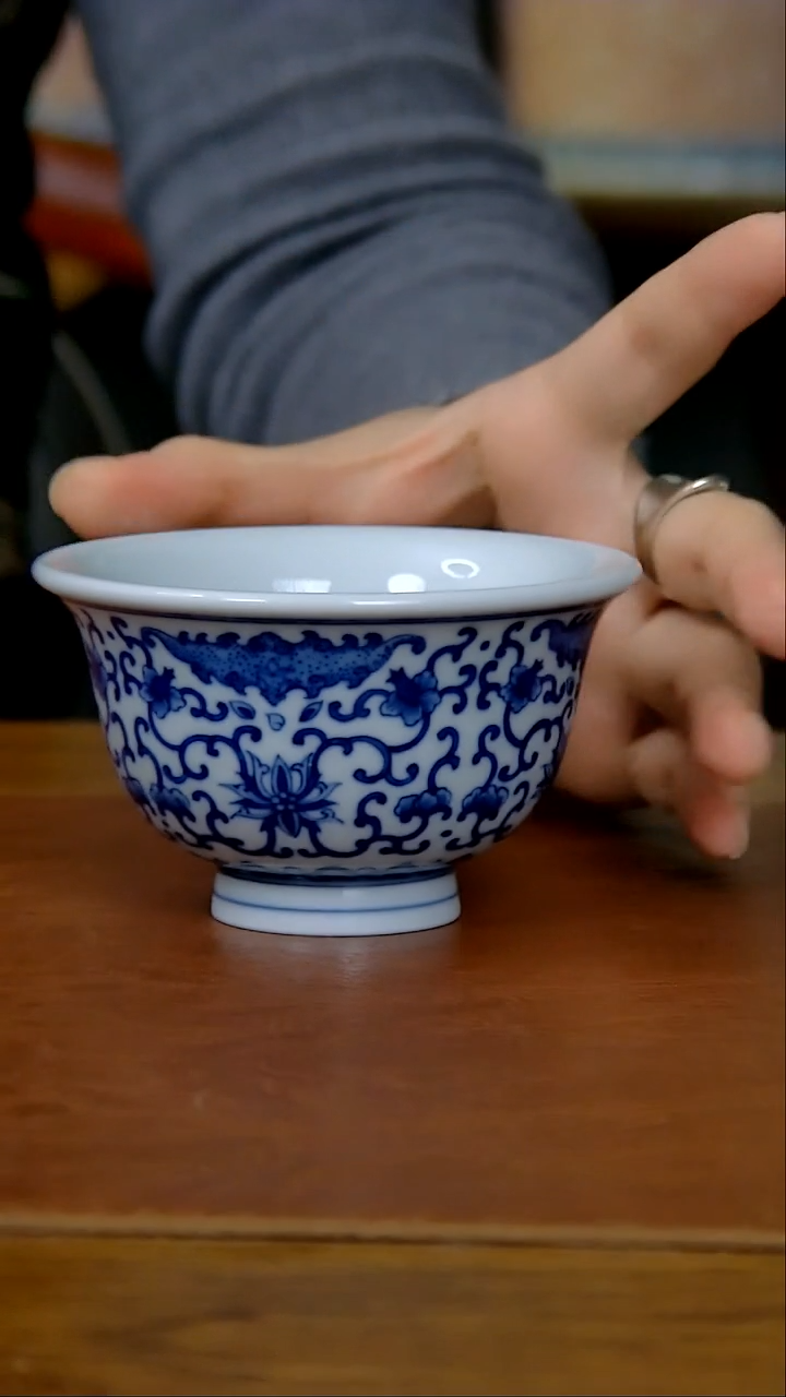 【闪购商品】缠枝蝙蝠压手杯（柴窑）