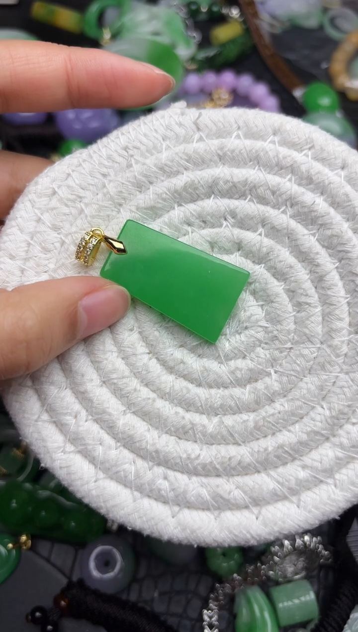 颈饰未镶嵌翡翠缅甸翡翠吊坠