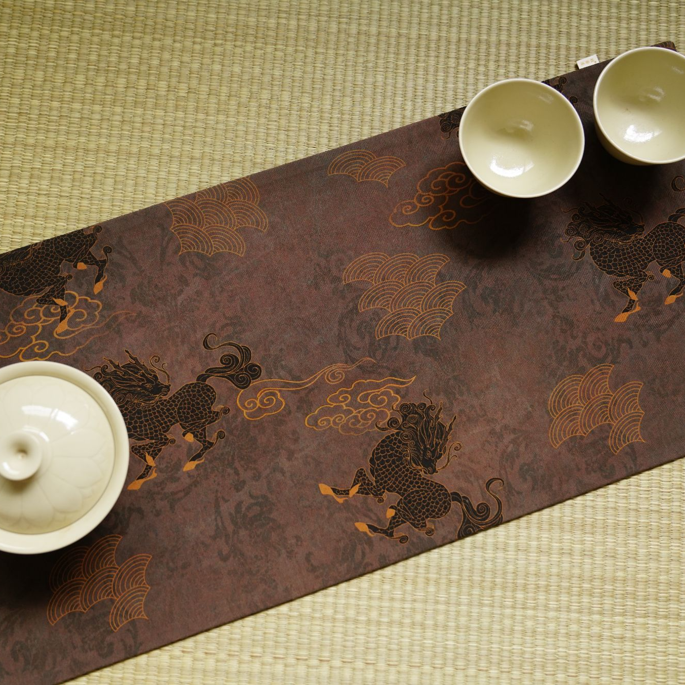 欣蚕居-双面可用香云纱-麒麟祥瑞50*24cm-背面双飞鹤