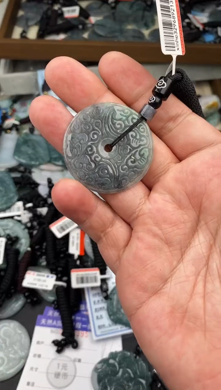 【闪购商品】翡翠颈饰未镶嵌  天然翡翠，一物一图