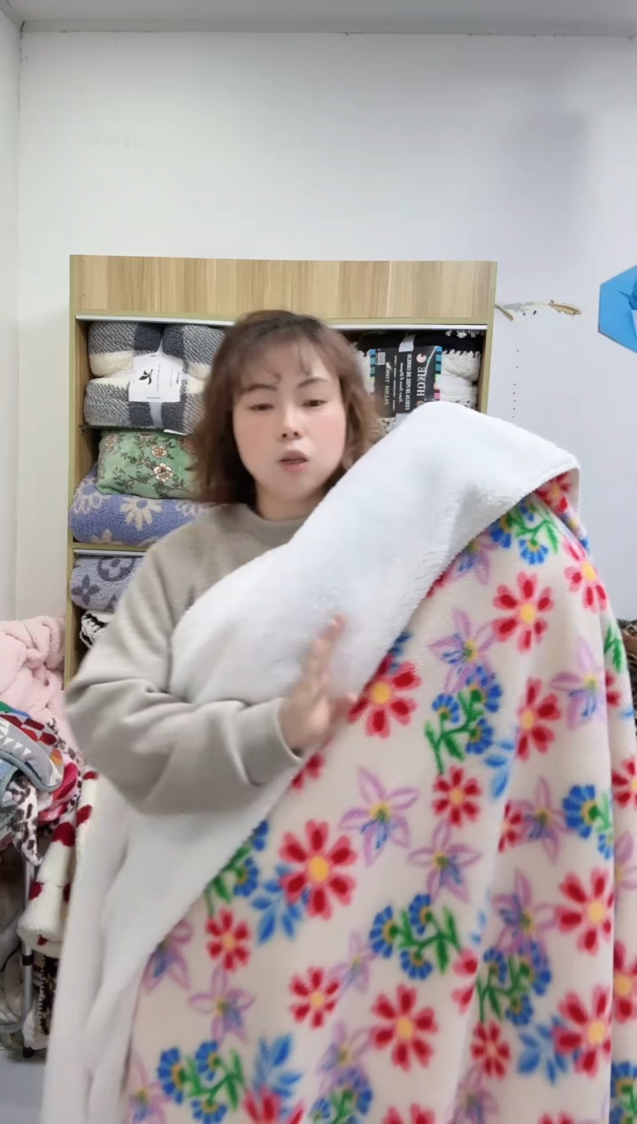 聚酯纤维1.5*2 白底小花