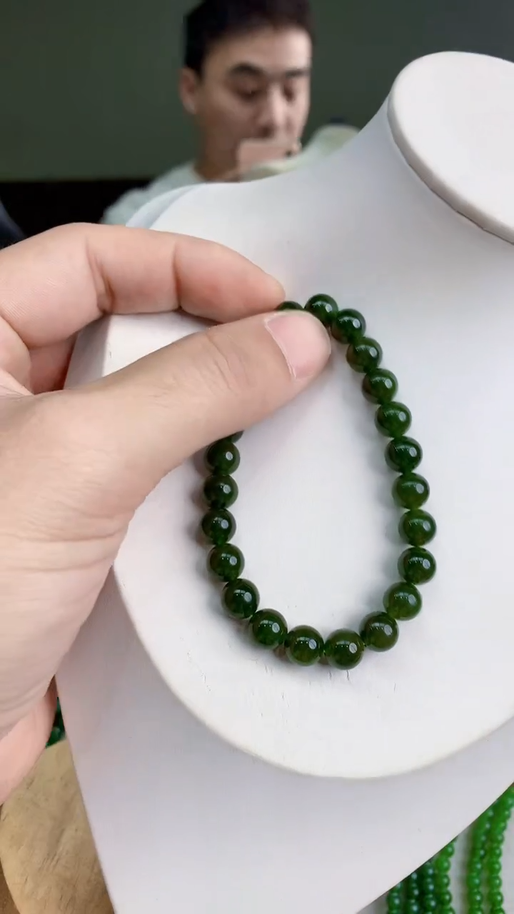 项链未镶嵌和田玉（碧玉）卡8的单圈