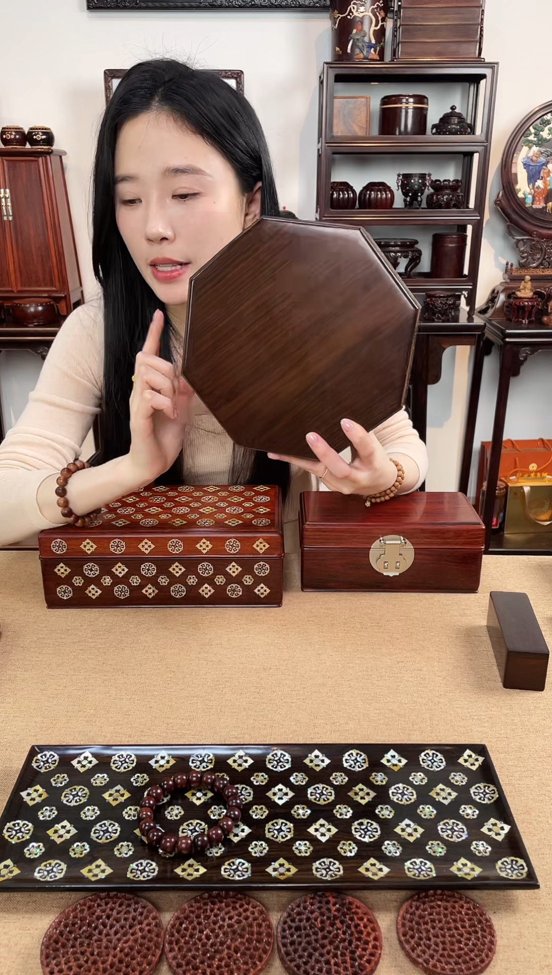 红酸枝木类成套家具八角盒