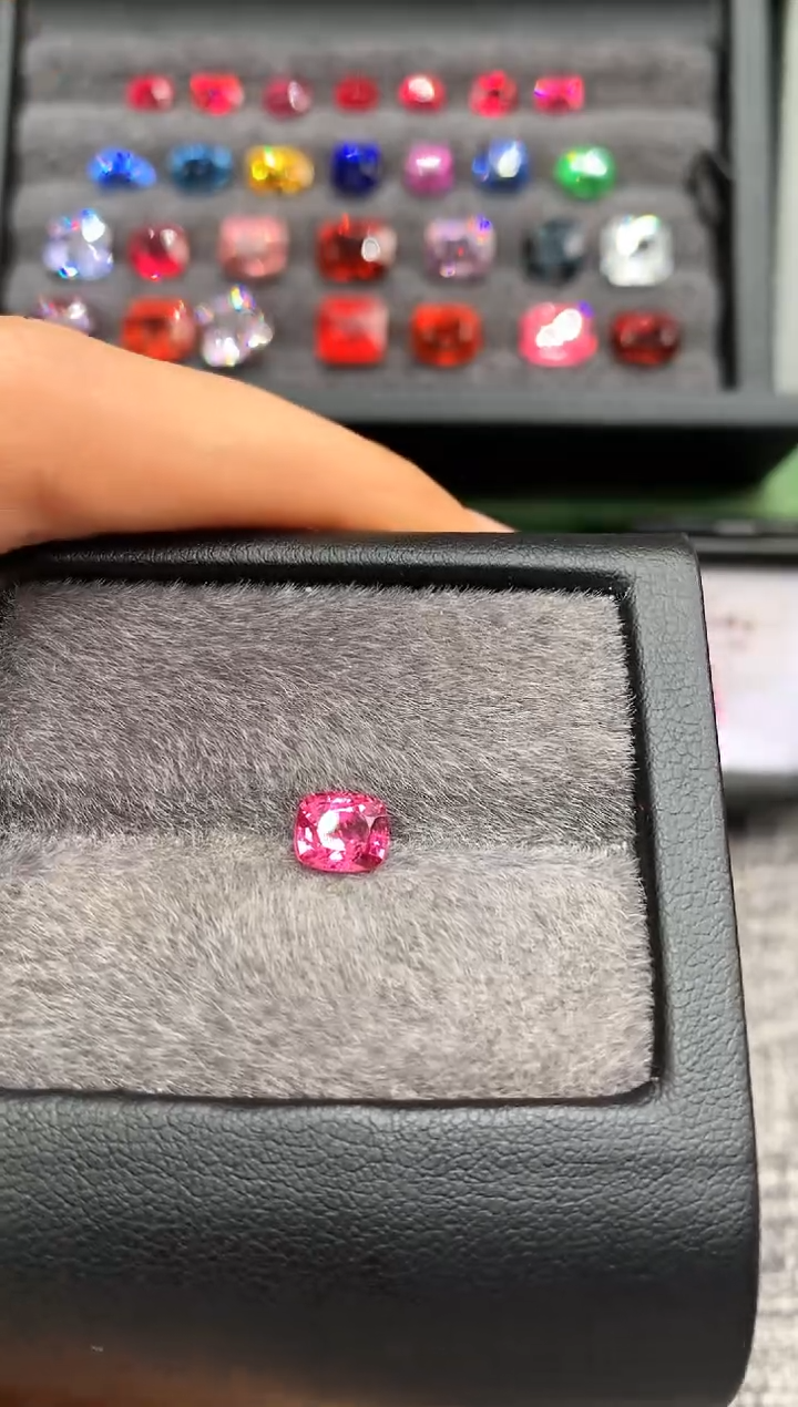 【闪购商品】定制尖晶石裸石未镶嵌枕型 艳粉色调 1.10ct