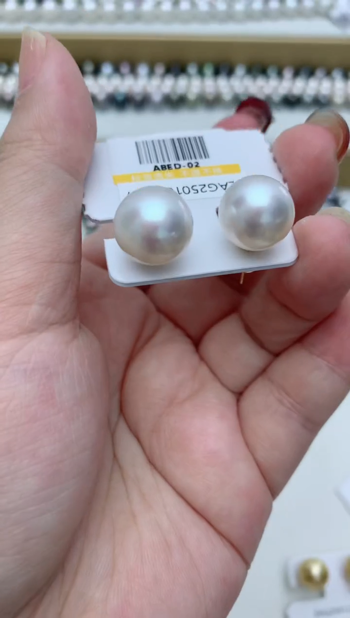 【闪购商品】海水珍珠耳饰18K金镶嵌w82 