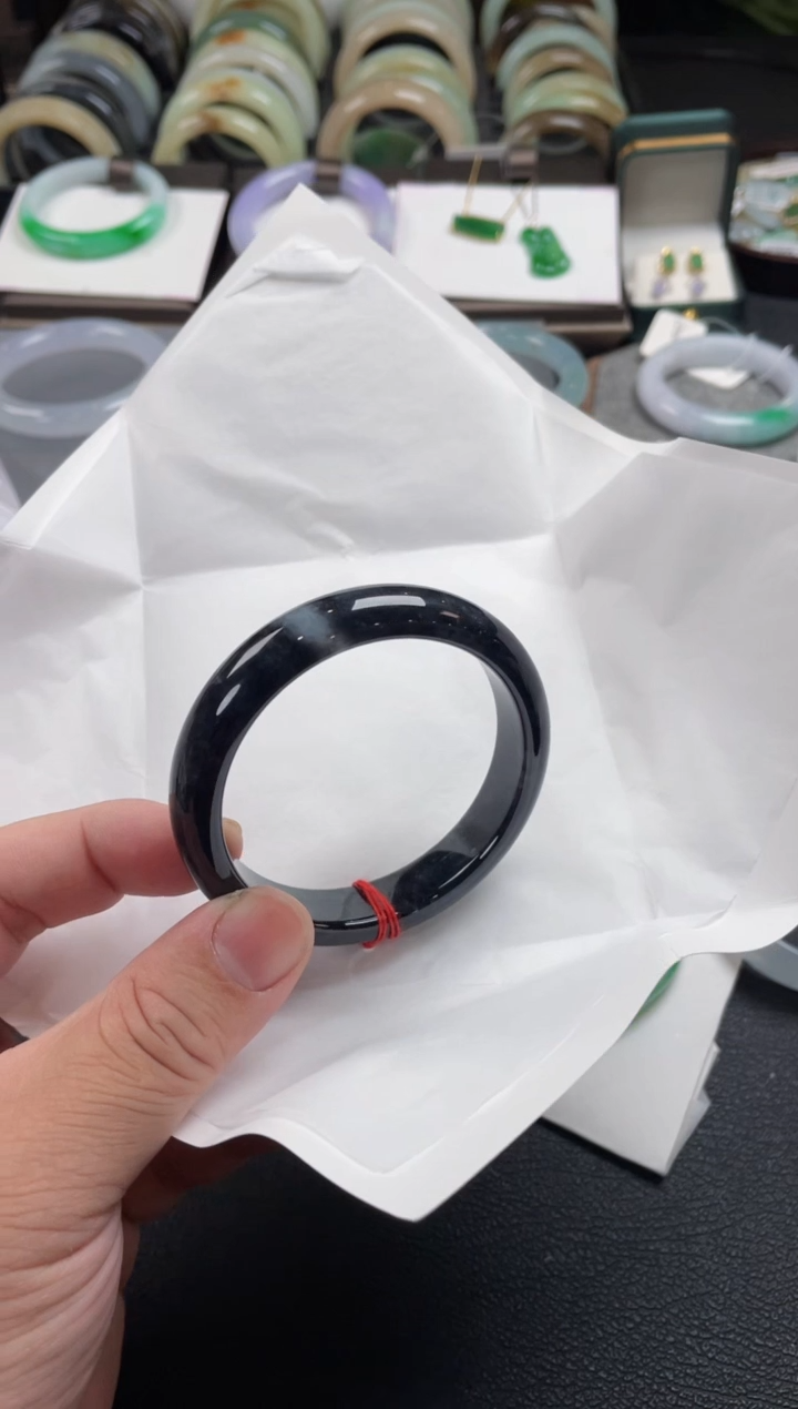 【闪购商品】翡翠手镯未镶嵌55圈口