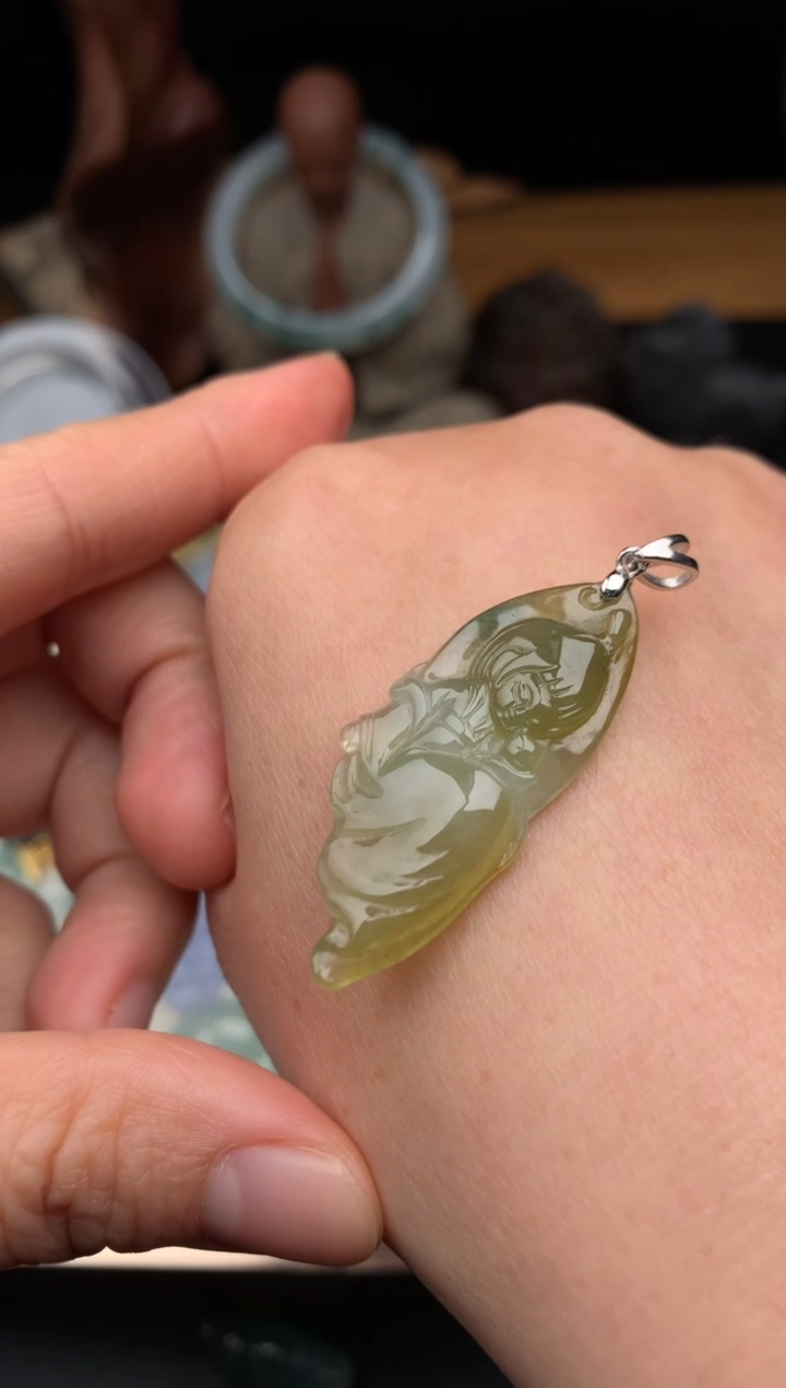 吊坠(赠链)银S925镶嵌翡翠吊坠