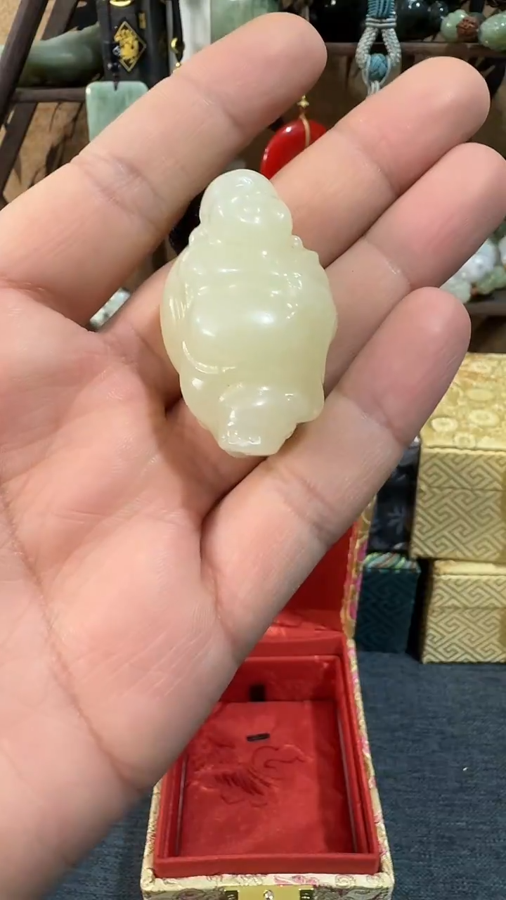 未镶嵌石英质玉笔搁石英 佛公挂坠