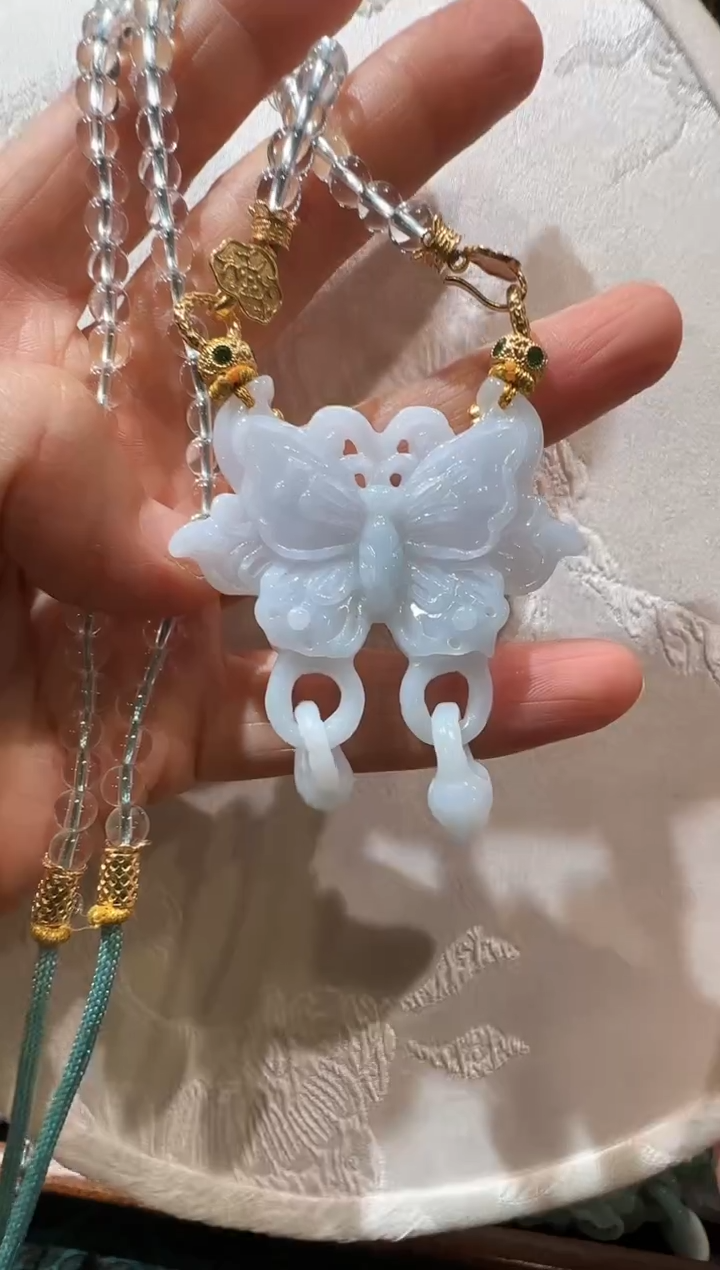 翡翠未镶嵌颈饰国风