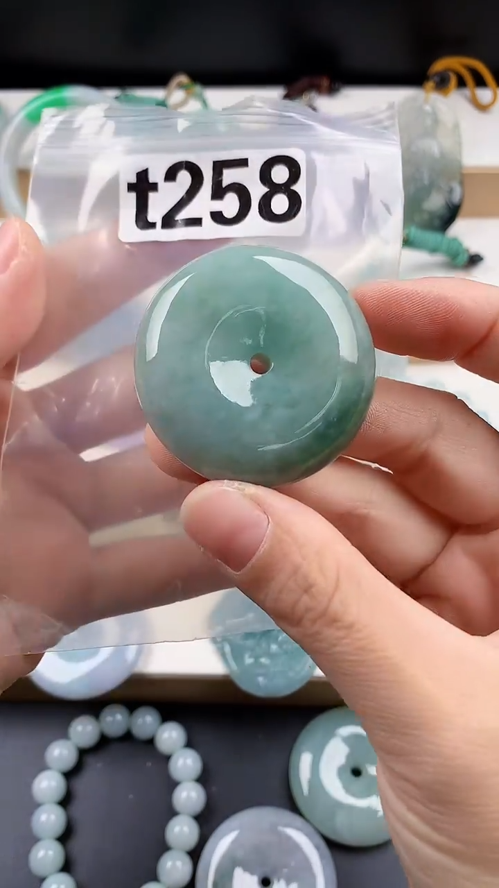 颈饰未镶嵌翡翠天然翡翠吊坠挂件