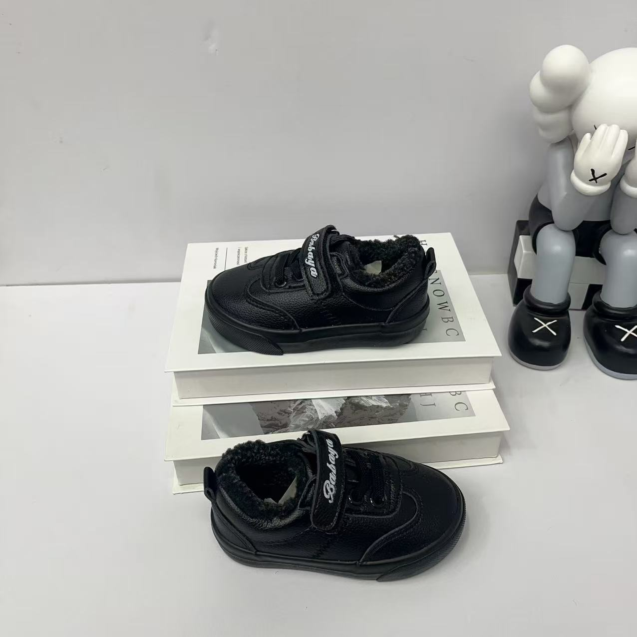 7206芭芭鸭春秋男童女童经典时尚休闲鞋百搭板鞋