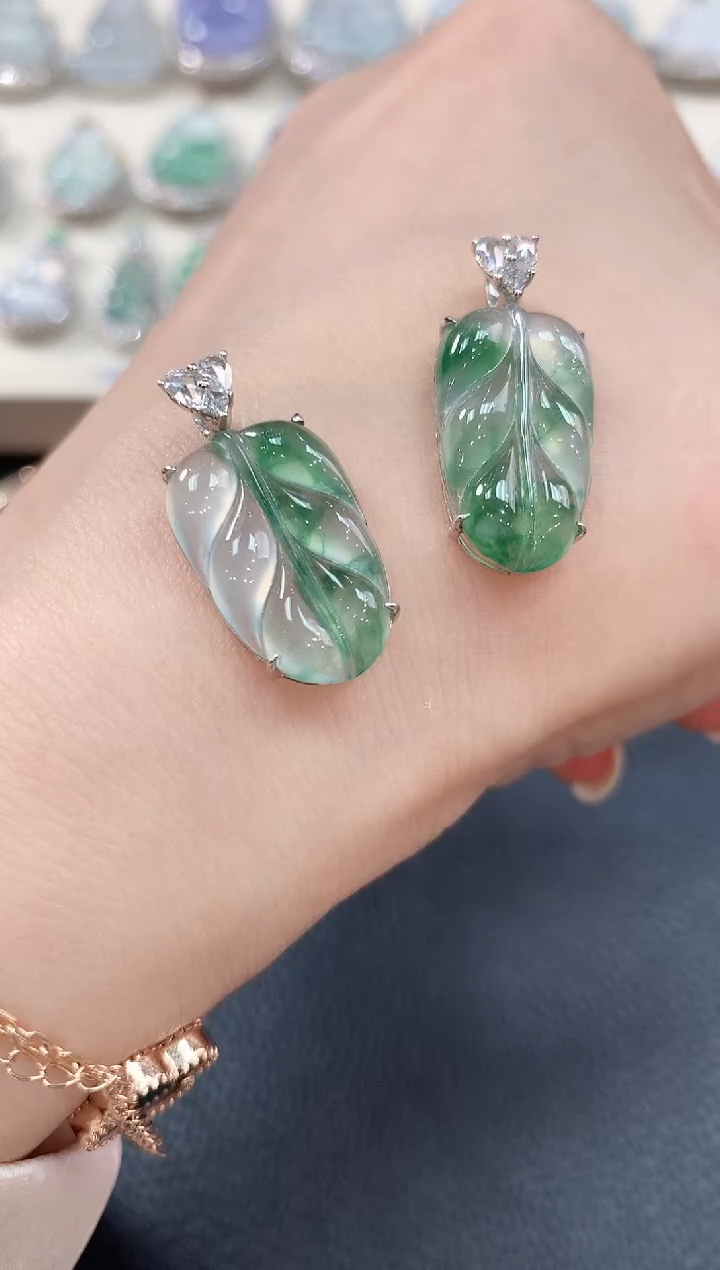 【闪购商品】翡翠吊坠(不含链)18K金镶嵌b44多样性一件发货