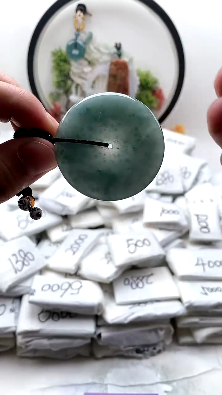 颈饰未镶嵌翡翠扣子