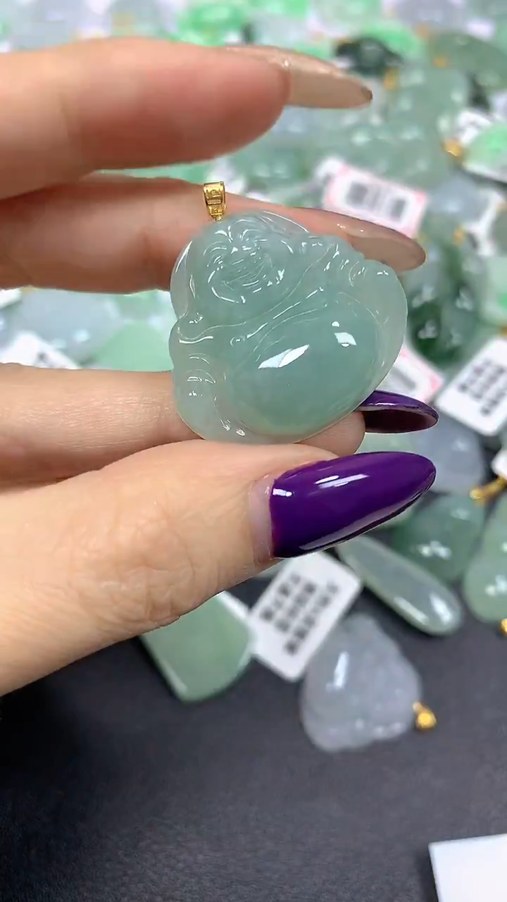 颈饰18K金镶嵌翡翠 