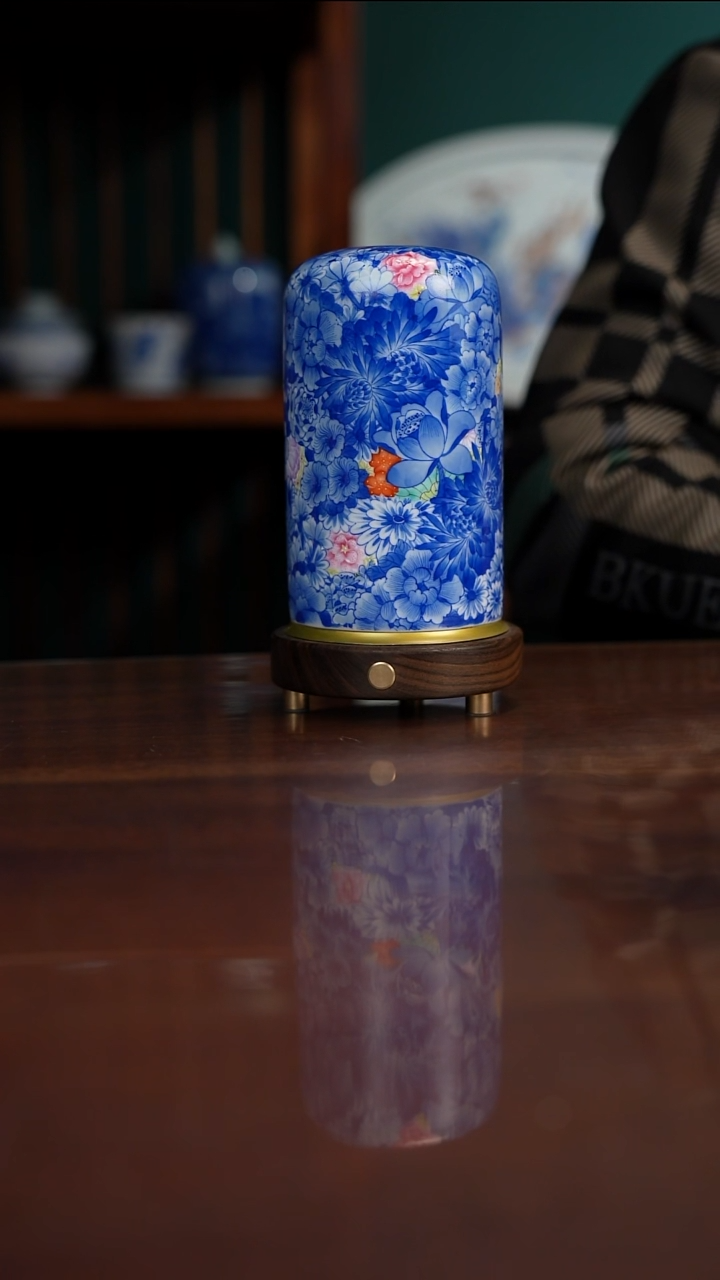 晓剑窑青花万花加珐琅
