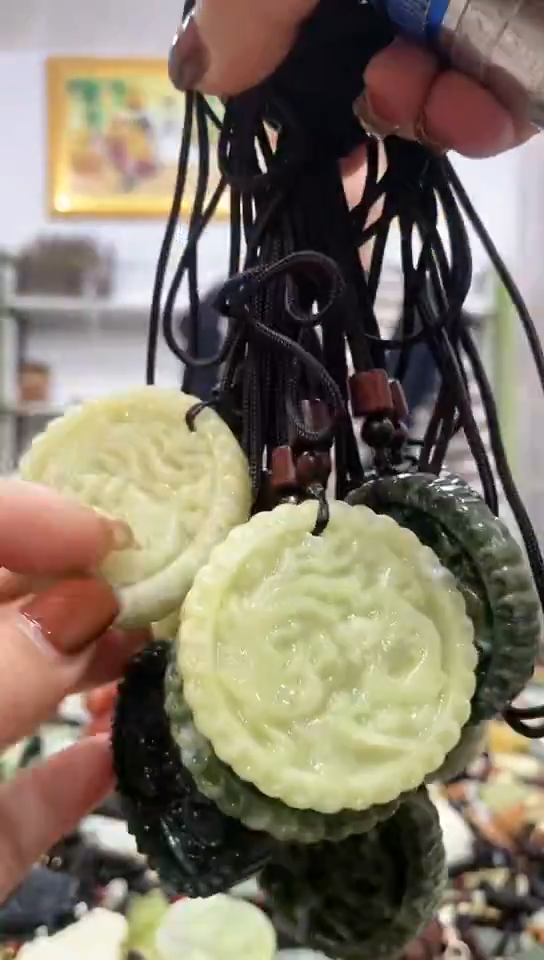 未镶嵌岫玉挂件 多样性发货发其中一件