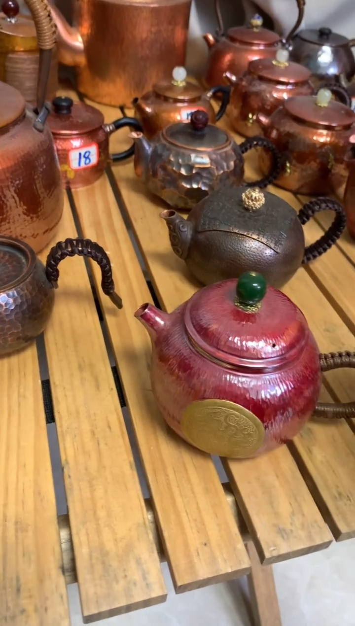 样品火烧红描金小龙闷泡壶